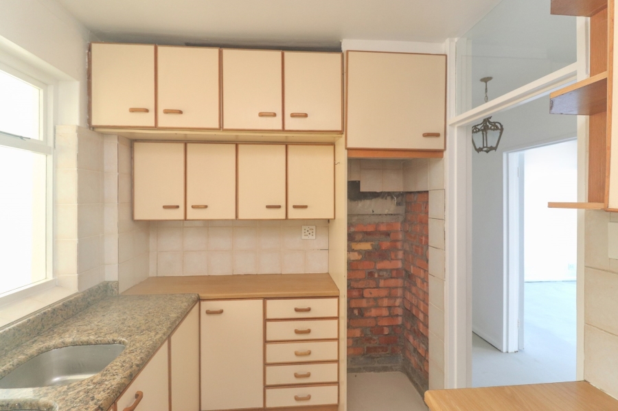 2 Bedroom Property for Sale in Sea Point Western Cape